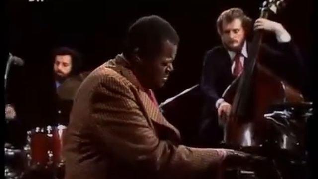 Oscar Peterson Trio & Ben Webster - Come Sunday смотреть онлайн
