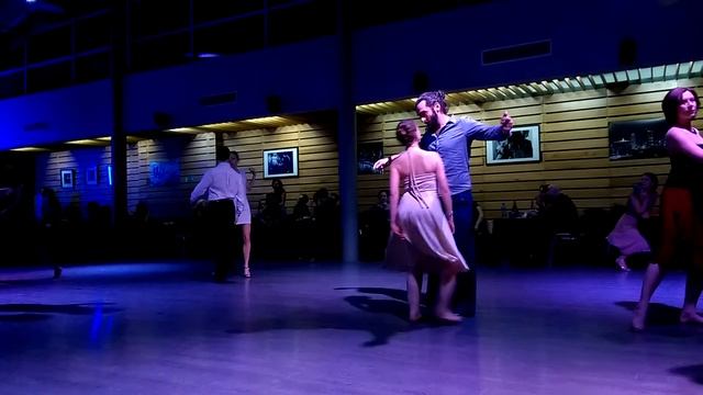 Алан и Даша Цаголовы. Аргентинская самба. Фестивальная милонга Планетанго смотреть онлайн