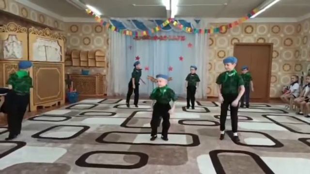 Танец "ВДВ", старшая группа, ДОУ № 43, г.Кореновск. смотреть онлайн