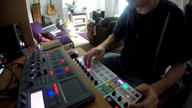 Arturia beatstep pro Using the drum seq to play a synth смотреть онлайн
