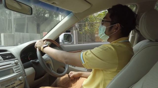 ลองขับ Toyota Camry 2.0G │กับช่วง : พาไปลองกับดอร์ด смотреть онлайн