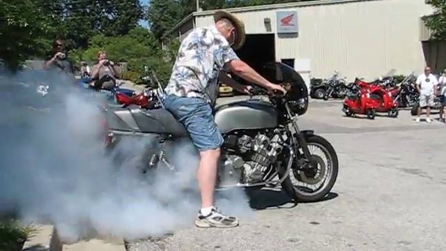 Honda CBX burnout #1 смотреть онлайн