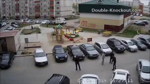 Боксер в драке на улице  Boxer in a street fight