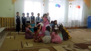 Танец с цветами "Мама" на 8 марта, День матери в подготовительной группе