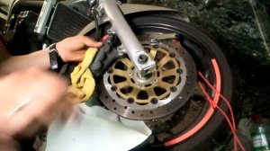 Ревизия и чистка тормозного суппорта мотоцикла Suzuki Bandit GSF 1200/ Brake calipers rebuild
