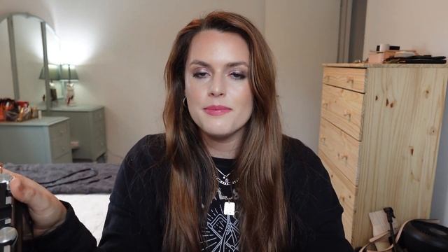 Polaroid Now Plus vs Instax Mini Evo | A review of my favorite instant film cameras смотреть онлайн