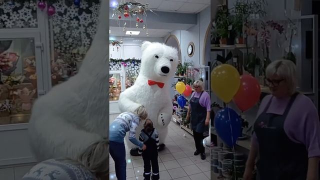 Поздравление от белого мишки в Оренбурге. 29.12.22 смотреть онлайн