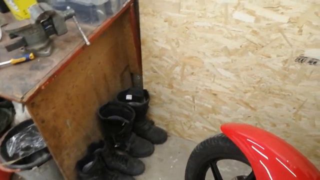 Сравнение Bajaj Boxer 150 и Bajaj Pulsar 180