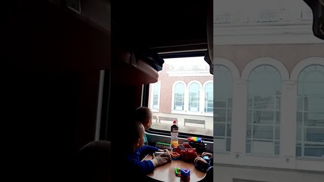 Краматорск 1 апреля. ВОКЗАЛ. Чемодан. Мы обязательно вернемся 🙏🌺🌹как непросто далось это решение смотреть онлайн