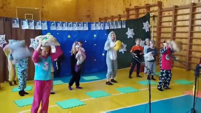 Піжамна вечірка до дня Святого Миколая. Танець "Баю-бай". смотреть онлайн