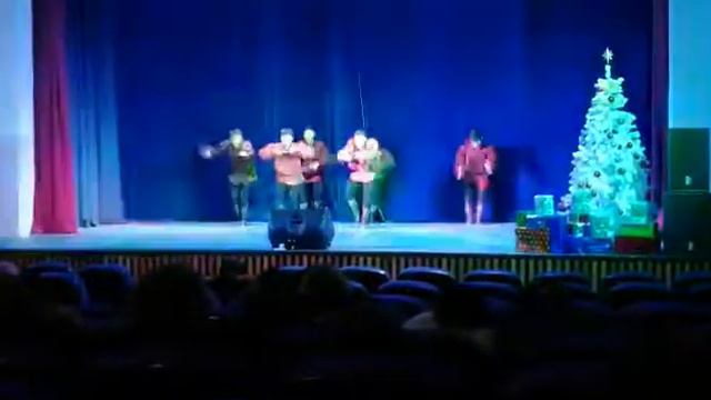 С.А.Зверев-Кыыл Уола аатынан үҥкүү тыйаатырын гастролын түгэнэ смотреть онлайн
