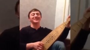 Аварец поёт. Я прошу тебя узбагойся, на пандуре)))