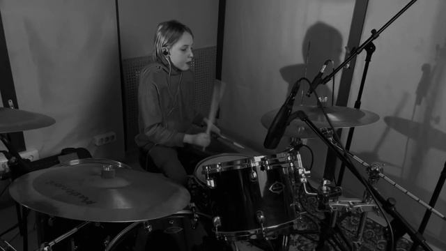 «Районы-кварталы» drum cover by Alexandra Matveeva смотреть онлайн
