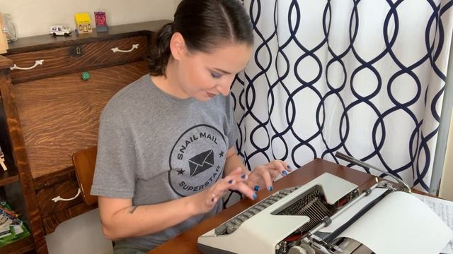 Responding To Letters On My Typewriter - Snail Mail Superstar reveals the contents of 3 letters! смотреть онлайн