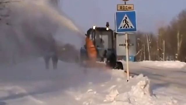 снегоуборщик на МТЗ 82.1 и 1221.2 смотреть онлайн