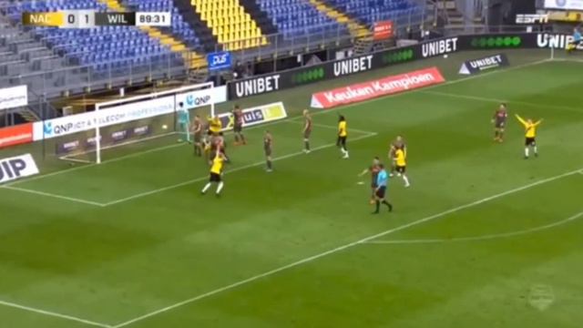 Late goal van NAC Breda in de inhaalwedstrijd tegen Willem II in de Brabantse derby goal Banzuzi смотреть онлайн