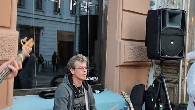 4 июня 2023 г..Вельветовые Медведи “ Velvet Bears “у летней веранды литературного кафе «Безухов» смотреть онлайн