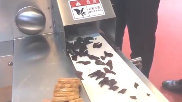 Профессиональный слайсер нарезки мясных продуктов LC SR-140 видео работы, обзор по нарезке смотреть онлайн
