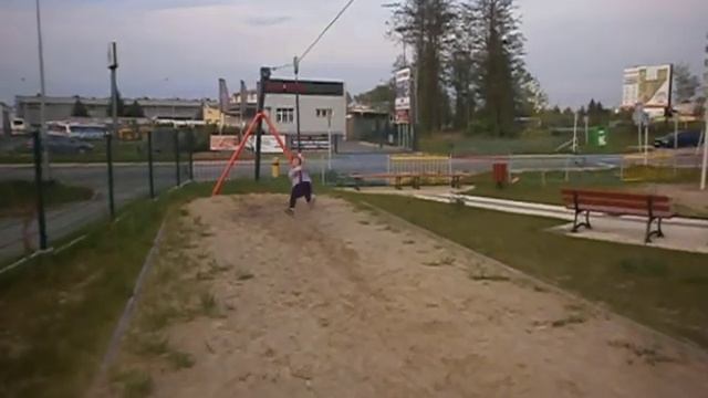 Жизнь в Польше.Илона на детской площадке. смотреть онлайн
