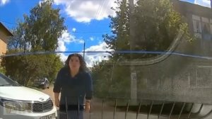 Женщина за рулём.