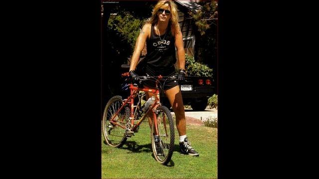 Дафф что на самом деле трезв?!/Duff Mckagan - It's So Easy And Other Lies (Глава 38)