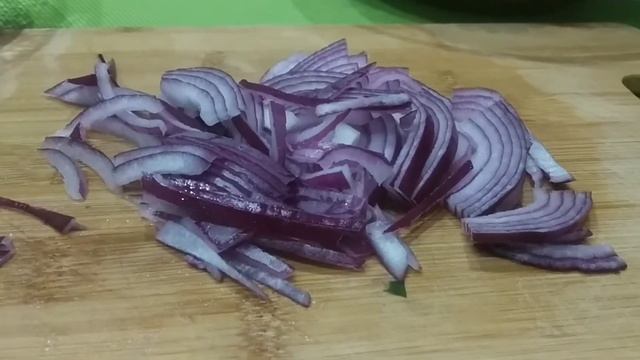 Салат с копченой рыбой смотреть онлайн