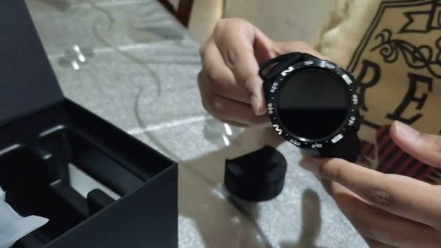 Swiss Military Smartwatch DOM and Delta Wireless Earbuds Unboxing смотреть онлайн