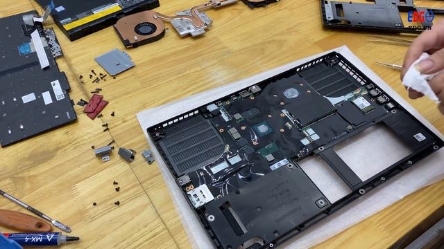 Quy trình tháo lắp thay vỏ và tra keo tản nhiệt cho Laptop Lenovo thinkpad P52 смотреть онлайн