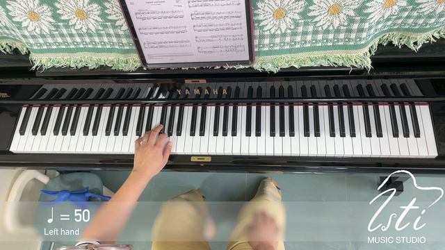 【ABRSM Grade 3 Piano 2023 - 2024】A3: Hansel and Gretel | Fast, hands separately and slow tempo смотреть онлайн
