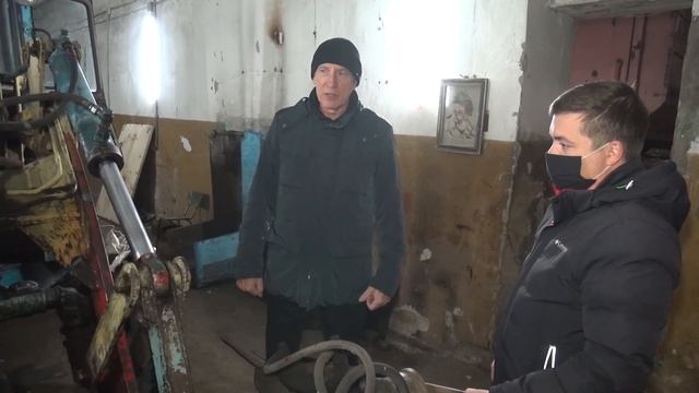 Стаханов. Жевлаков. Ремонт и восстановление спецтехники коммунального предприятия "Экотранс" смотреть онлайн