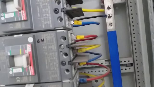 400⇨230 AC DISTRIBUTIONBOARD смотреть онлайн