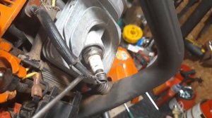 Бензопилка Husqvarna 240 - не запускається або в мене чомусь працює