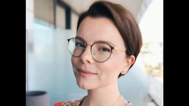 Молодая жена Петросяна заикнулась о рождении дочери смотреть онлайн