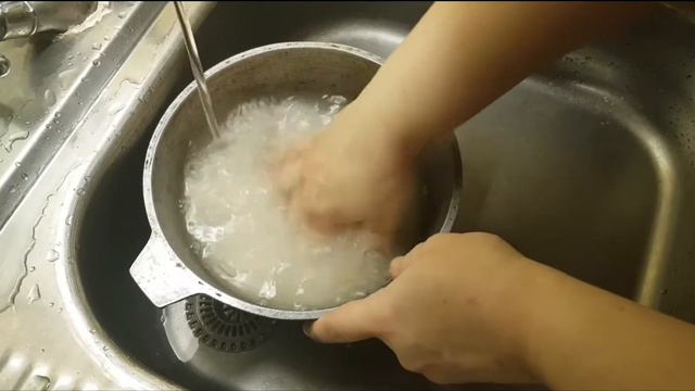 Рис варёный в казанке. смотреть онлайн