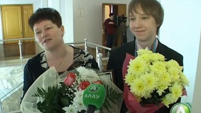 В Костанае наградили победителей и призеров школьных олимпиад смотреть онлайн