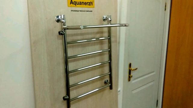 Полотенцесушитель водяной с боковым подключением Акванерж прямой с полкой смотреть онлайн