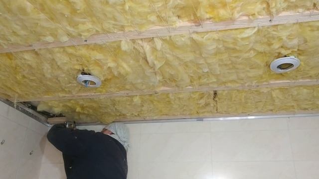 Утепление потолка. Монтаж натяжного потолка своими руками. Завершение ремонта санузла. смотреть онлайн