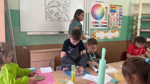 Гончарная мастерская. Фрагмент занятия смотреть онлайн