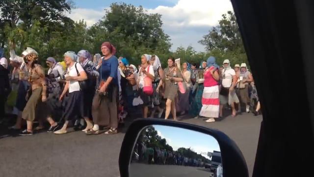 "Крестный ход" и до Люботина дошел смотреть онлайн