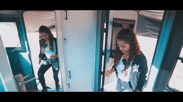 Tour India's FIRST Flatbed Hardtop Caravan on Tata Yodha | Motorhome Adventures смотреть онлайн