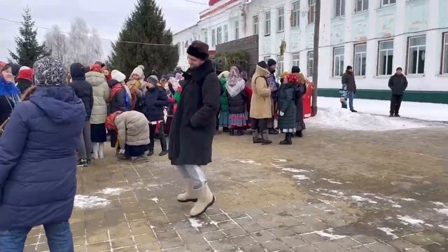 Второй день фестиваля «Зимние Святки» заставил всех повеселиться смотреть онлайн