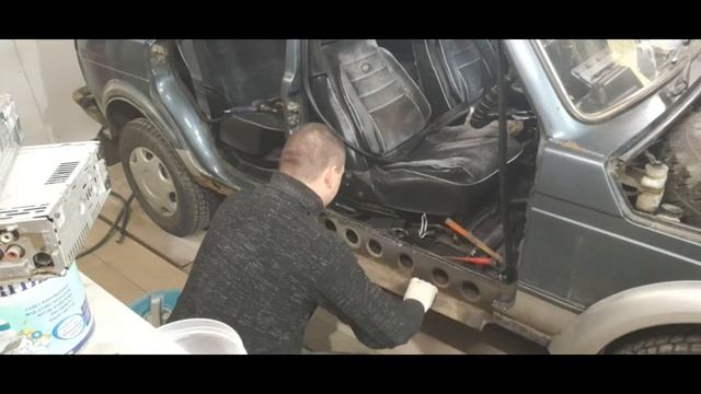 РЕСТАВРАЦИЯ ПОРОГА!! НА НИВУ 5 ДВЕРНУЮ.ПОРОГИ ОТ 3 ДВЕРНОЙ.ПРИДУМАЙ СВОИМИ РУКАМИ!!! смотреть онлайн