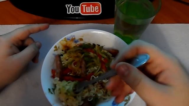\\ОБЖОР:ЛАПША РОЛЛТОН ПО-ДОМАШНЕМУ СО ВКУСОМ ГОВЯДИНЫ// смотреть онлайн