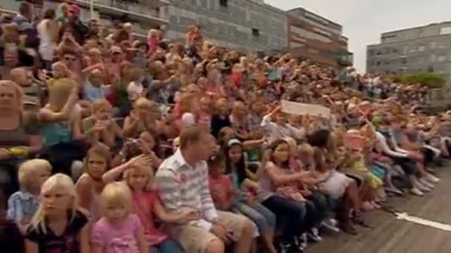Amy Diamond - Shooting star and Up (Sommarlov 2010) смотреть онлайн