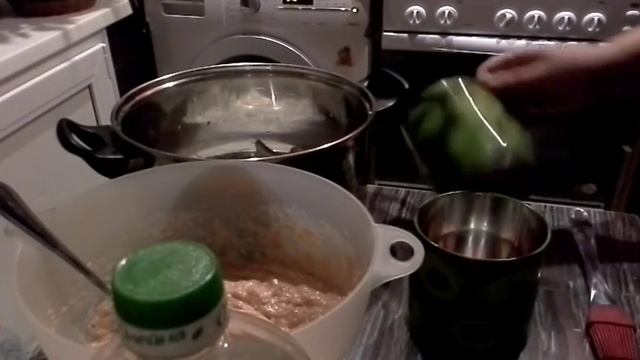 Вареная колбаса. Готовим без духовки. Нужны только кружки! смотреть онлайн