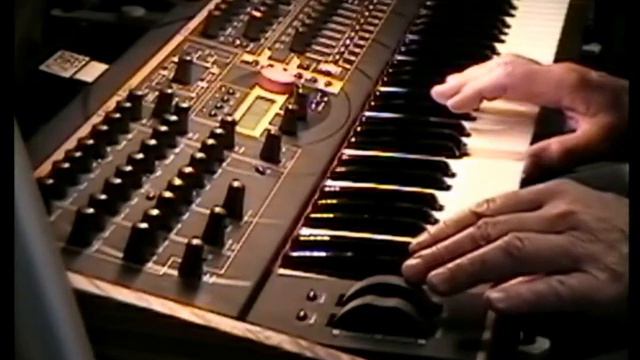 Waldorf Q: Never Cry Wolf Intro смотреть онлайн