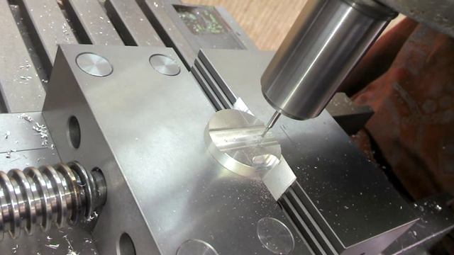 Фрезерование пазов тонкой концевой фрезой 1,5 мм смотреть онлайн