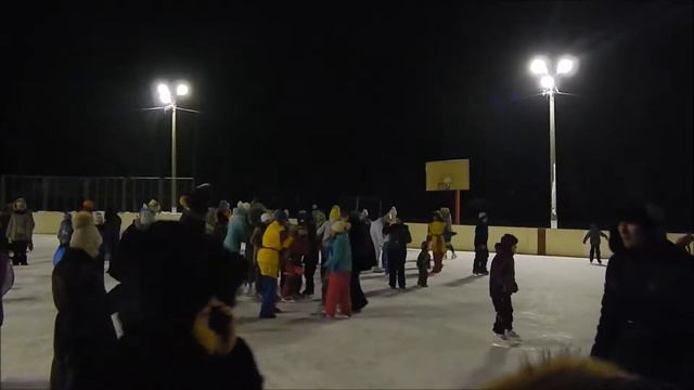 Сельское поселение Гжельское Весёлый праздник на льду Каток с. Гжель 14.01.2017 смотреть онлайн
