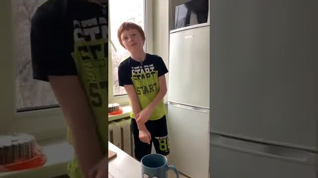 РЕЦЕПТ ВКУСНОЙ ЯИЧНИЦЫ ЗАКЛЮЧАЕТСЯ В ТОМ, ЧТО СНАЧАЛА НАДО ПОМЫТЬ ЯЙЦА... ☝️? смотреть онлайн