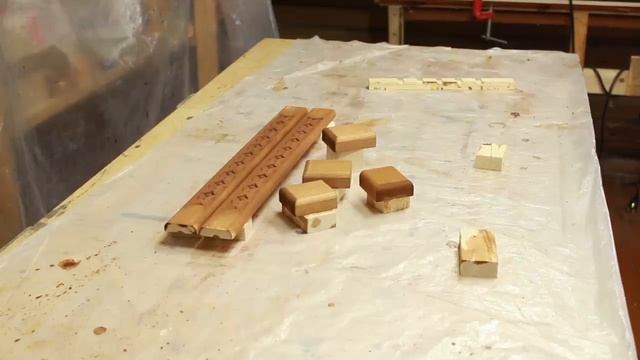 103. Полка для обуви с резными элементами. Итоги работы. Отдельные детали и этапы сборки и отделки смотреть онлайн